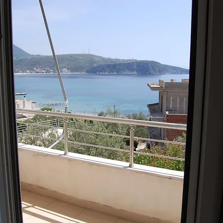 Koula * Himare
